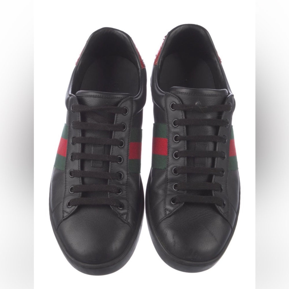 Black leather Gucci Shoes